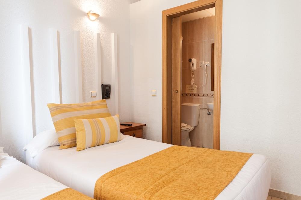 Hostal Josefina Madrid Exterior foto