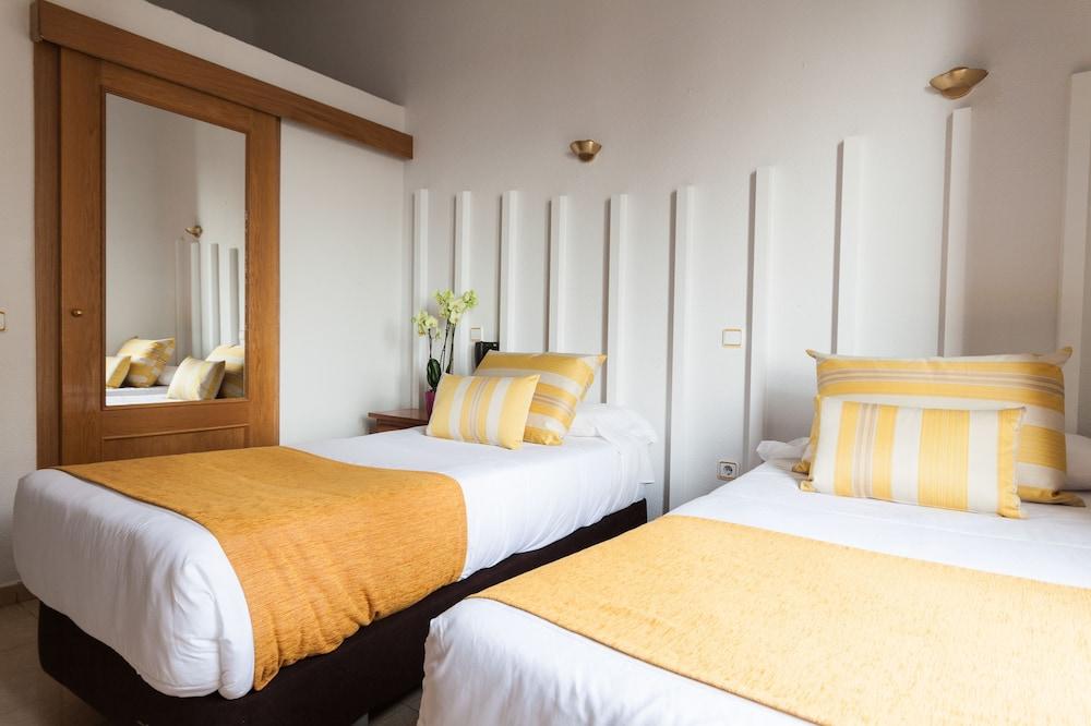 Hostal Josefina Madrid Exterior foto