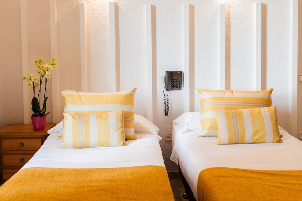 Hostal Josefina Madrid Exterior foto