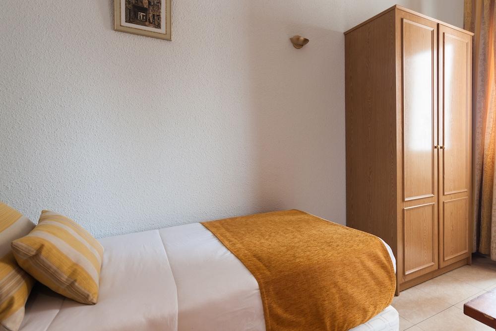 Hostal Josefina Madrid Exterior foto