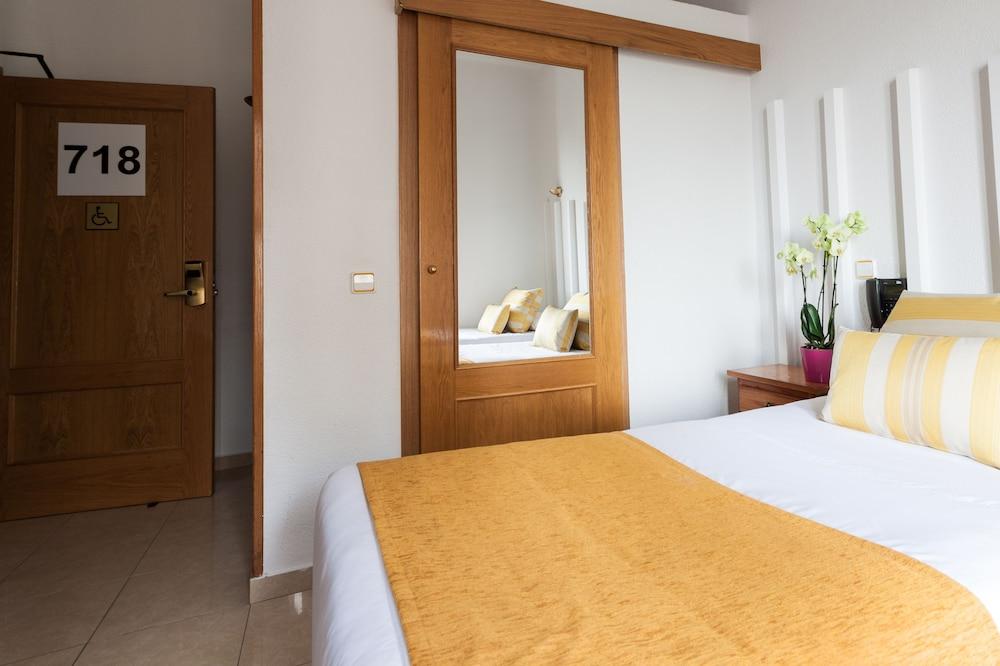 Hostal Josefina Madrid Exterior foto