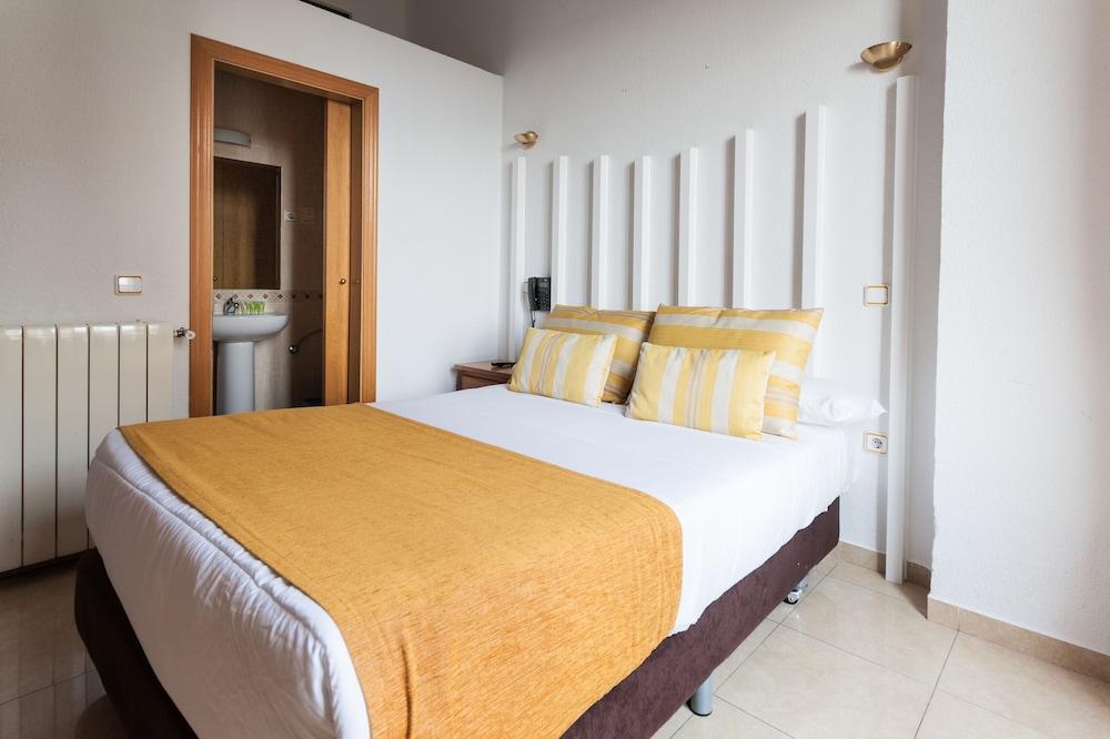 Hostal Josefina Madrid Exterior foto
