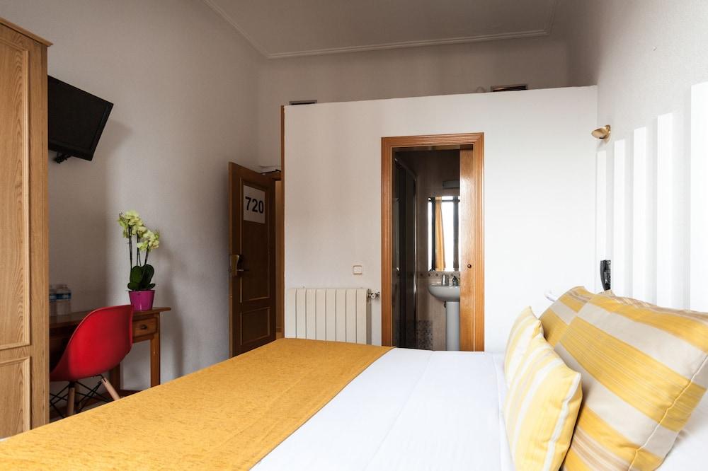 Hostal Josefina Madrid Exterior foto
