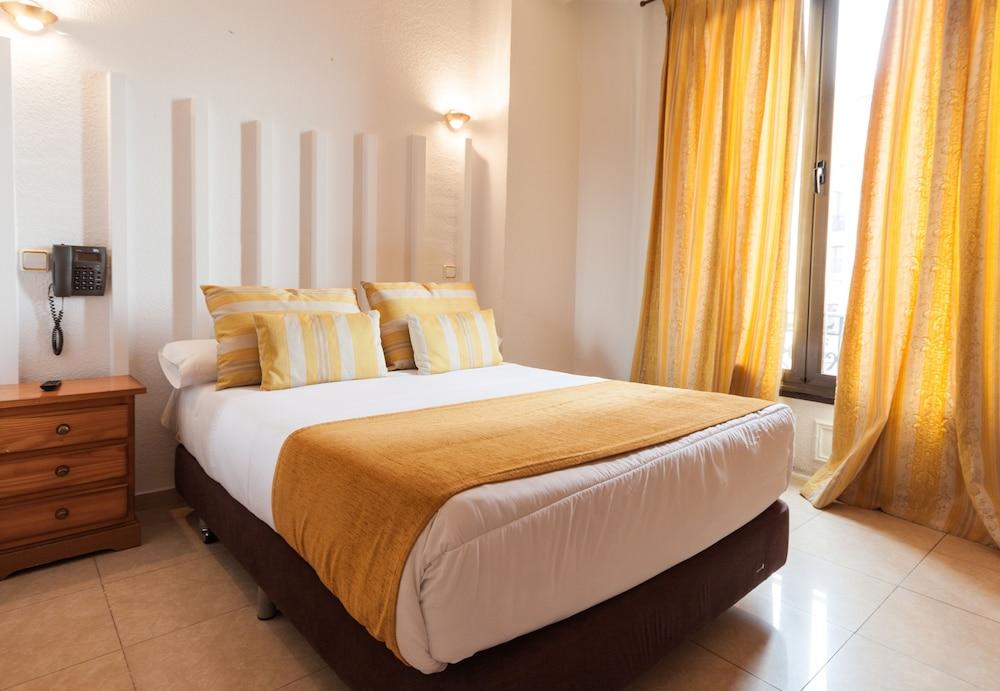 Hostal Josefina Madrid Exterior foto