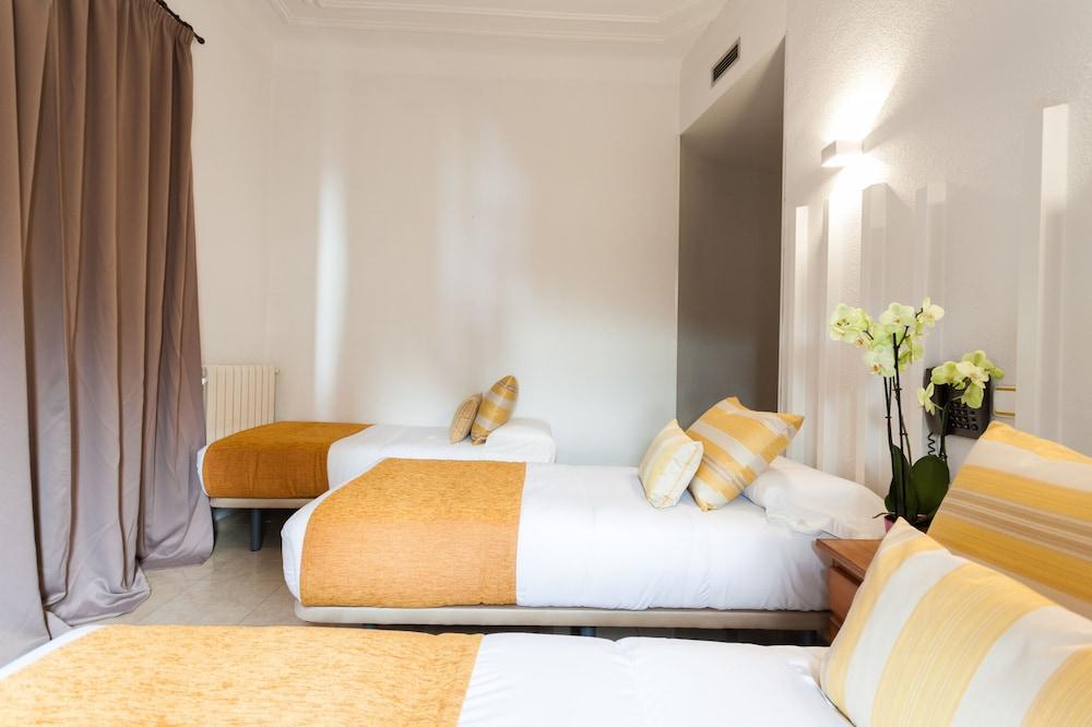 Hostal Josefina Madrid Exterior foto