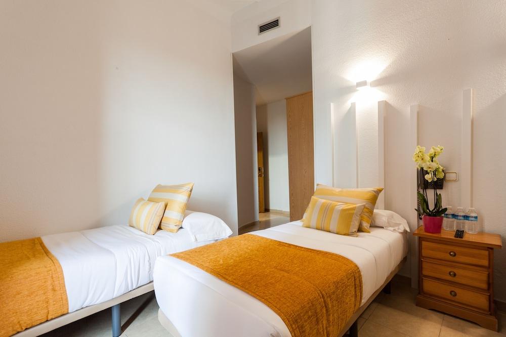 Hostal Josefina Madrid Exterior foto