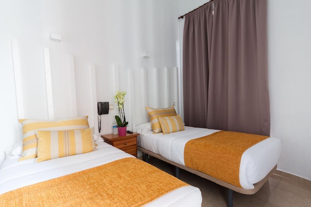 Hostal Josefina Madrid Exterior foto