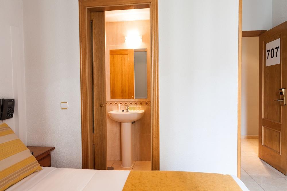 Hostal Josefina Madrid Exterior foto