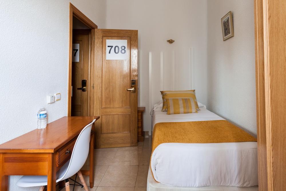 Hostal Josefina Madrid Exterior foto