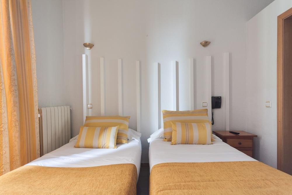 Hostal Josefina Madrid Exterior foto