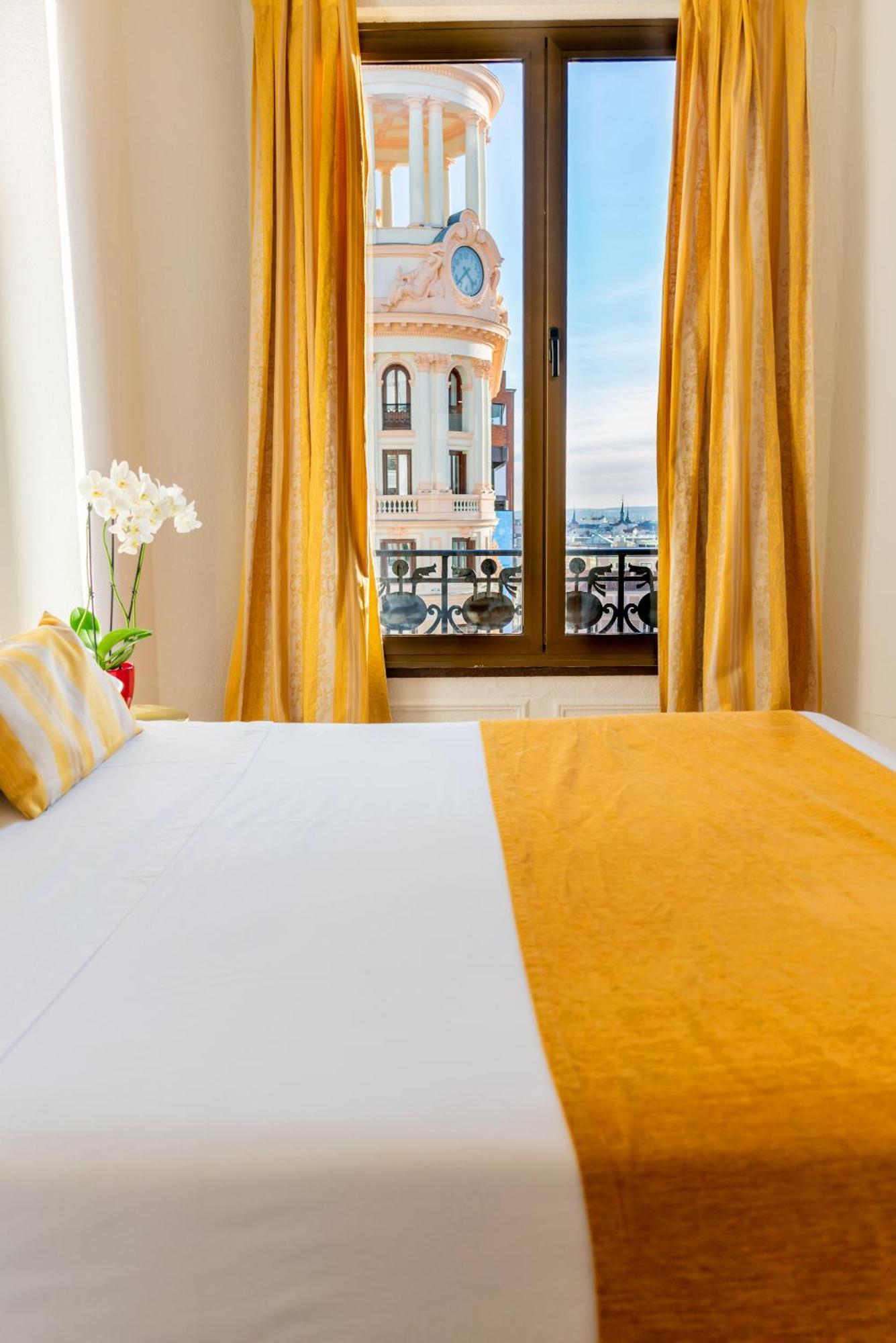 Hostal Josefina Madrid Exterior foto