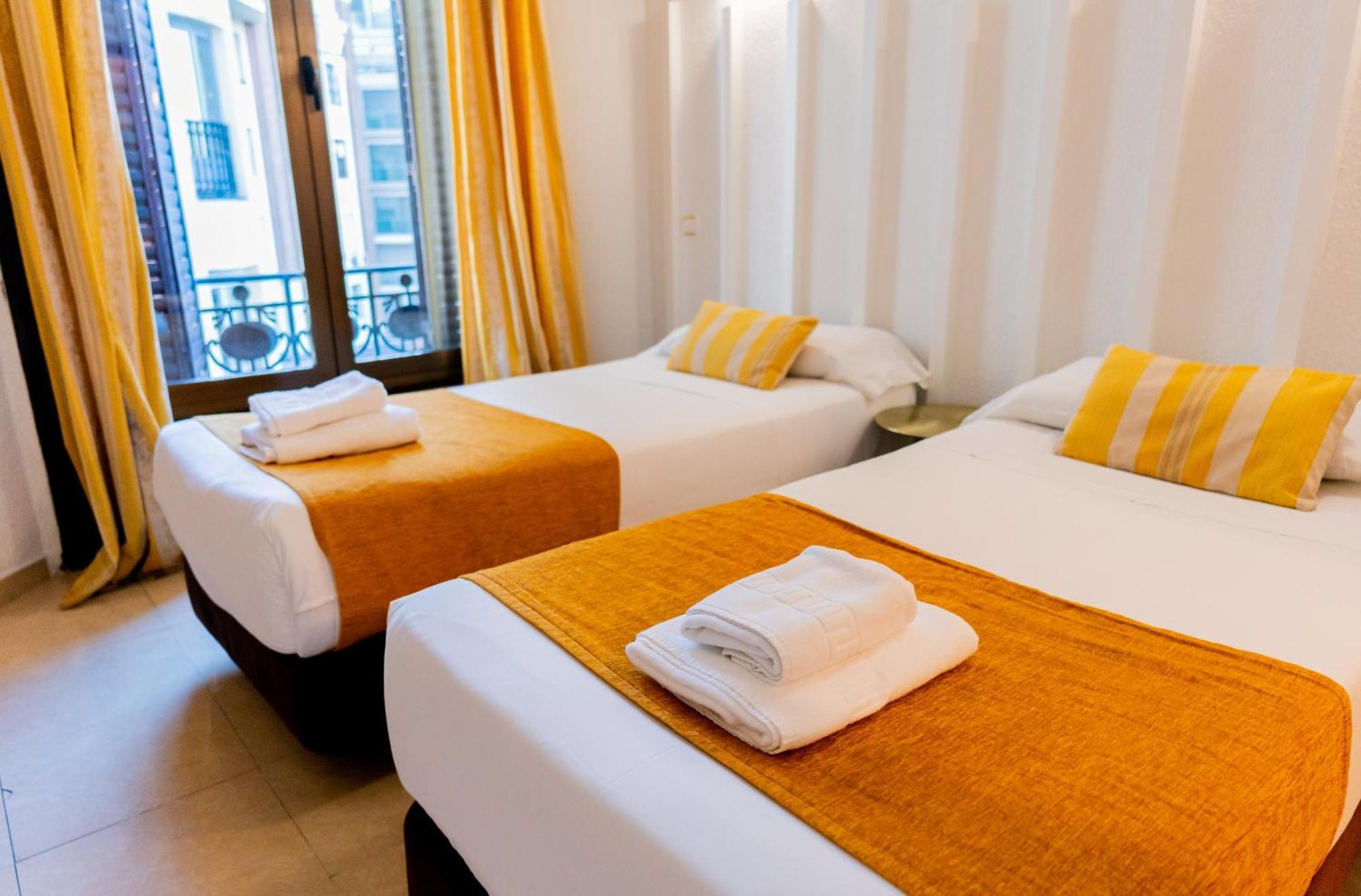 Hostal Josefina Madrid Exterior foto